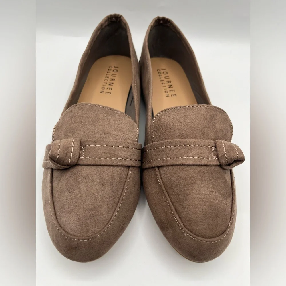 Journee Collection Womens Carrie Flat with Vegan Suede and Buckle Detail - Picture 3 of 8